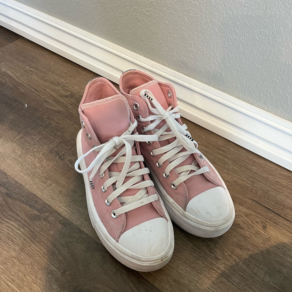 Pink Converse!!!